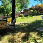 Luxury Villa In Toronto With Walkout Patio And Free Parking