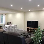 Cozy 3 Room Bungalow In Midtown Toronto