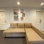 Yonge And Finch Subway !S Spacious And Modern Private Bd With Shared Bathroom
