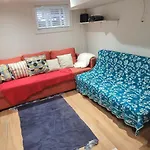 2 Queen Bedroom Apartment Upper Beaches