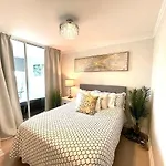 Spacious 3 Bd In The Centre Of North York, High Floor, Balcony, Free Wifi And Parking Subway