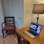 2 Queen Bedroom Apartment Upper Beaches