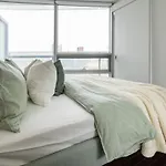 Downtown Toronto Condo Step To Cn Tower ,Scotiabank Arena .Union Station