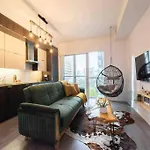 Luxury Boho Loft In The Heart Of The Downtown Core