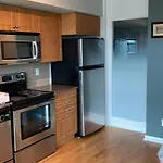 Lovely- 1 Bedroom Condo With Pool