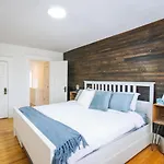 Comfy And Cozy Leslieville Home