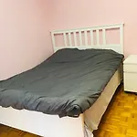 Spacious, Cozy And Neat Private Room Near Utsc