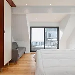 New Modern 1400 Sq Ft Coach House Near Everything