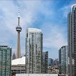 Unobstructed Cn Tower View In Every Room With Balcony & Parking