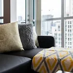 Beautiful 1Bd 1Ba Condo Lake And City Views