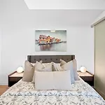 Delta Suites - Entertainment District - Downtown Toronto