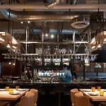 Delta Suites - Entertainment District - Downtown Toronto