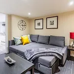 Cozy 1Br Apartment - Heart Of St Clair West
