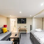 Cozy 1Br Apartment - Heart Of St Clair West