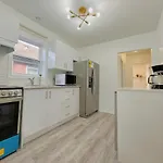 2B With Parking, 10Km To Toronto Downtown