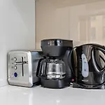 Modern Condo In The Heart Of Downtown Toronto