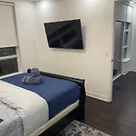 Luxury Condo With City Skyline Views - Mins To Yyz