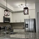 Luxury Condo With City Skyline Views - Mins To Yyz