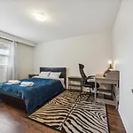 Ikonstay Harmony Room In Toronto