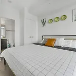 King Bed, Amazing View, Free Parking