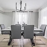 Victoria Park Suite