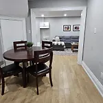 Basement Apartment In Luxury Beach House