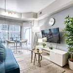 Modern 1 Bedroom Sleeps 3 Yorkville Stk