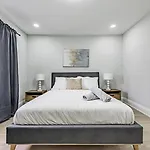 Victoria Park Suite