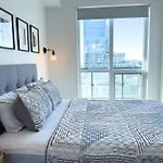 Luxurious 2 Beds Near Cn Tower Scotia Arena Rogers Centre & Free Parking