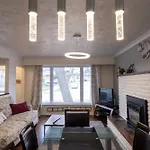 Charming Cozy Ravine Home Mins To Parks & Lake Entire House