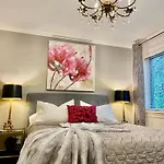 Downtown Luxury Victorian Retreat