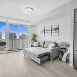 Luxury Downtown Toronto 2 Bedroom Suite With City And Lake Views And Free Parking