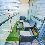 Skytree - Modern Rusty Condo Close To Union Station In Heart Of Downtown