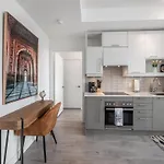 Designer One Bedroom Suite - Entertainment District Toronto