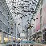 Cozy Condo Near Eatoncentre Mall