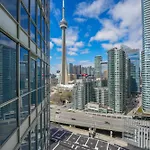 Toronto Views ~ Pool ~ Bbq ~ Harbourfront ~ Wifi