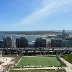 Prime Location - Apartment In Downtown Toronto