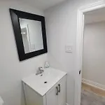 Basement Apartment, 25 Minutes To Downtown