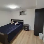 Basement Apartment, 25 Minutes To Downtown