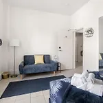 Bedroom In The Corso Italia Neighbourhood