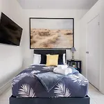 Bedroom In The Corso Italia Neighbourhood