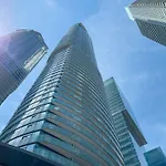2Bd Modern Condo Steps From The Cn Tower