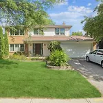 Urban Oasis-Spacious Retreat