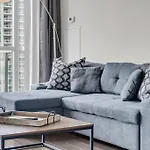 Stylish Suites - Free Parking & Lake View