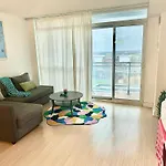 Lush Condo By Cntower - Free Parking