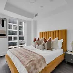 Designer 1 Bedroom Suite On Front Street