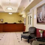 Howard Johnson By Wyndham Toronto Downtown West