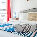Dan Leckie Apartments