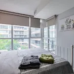 Modern Stylish Condo - 5 Min From Cn Tower