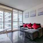 Modern Stylish Condo - 5 Min From Cn Tower